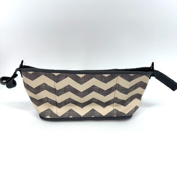 Skip Hop Grab and Go Stroller Organize with Zip Off Wrislet - Picture 2 of 5